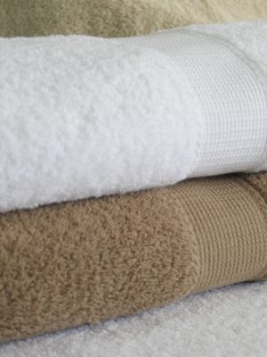 broad fancy border towels 01